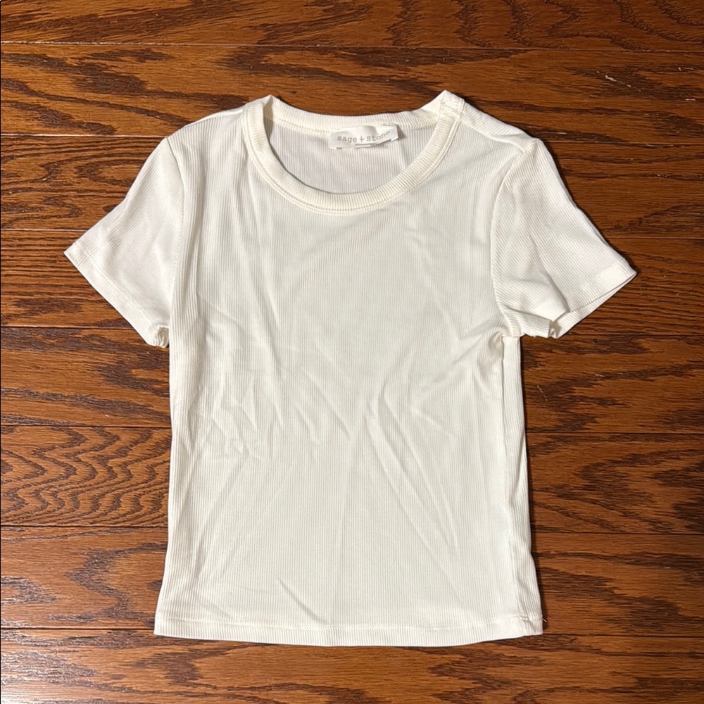 ⭐️Cream Fitted Short Sleeve T-Shirt